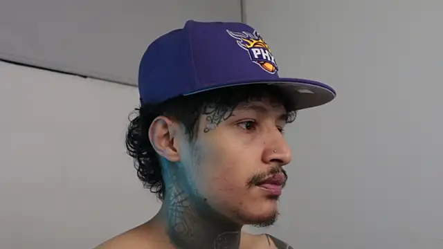 Snapshot of trieone chatting on 03/01/25, 04:04 trieone online show from 03/01/25, 04:04