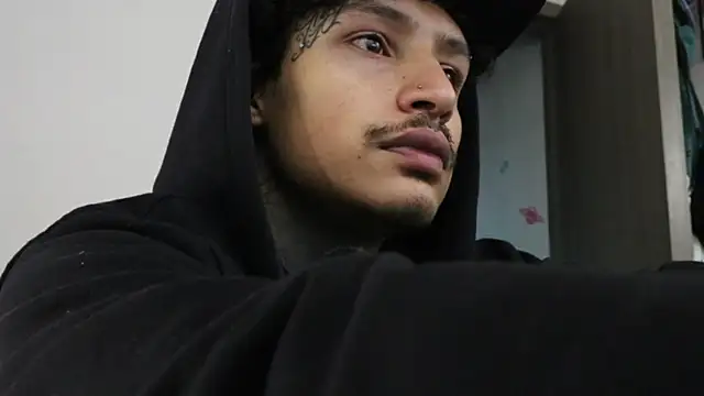 Snapshot of trieone chatting on 10/12/25, 09:49 trieone online show from 10/12/25, 09:49