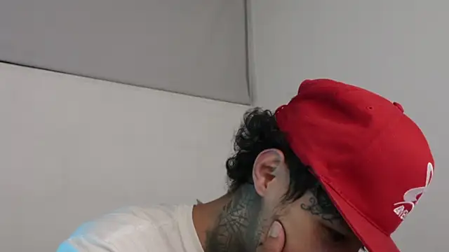 Snapshot of trieone chatting on 03/03/25, 08:19 trieone online show from 03/03/25, 08:19