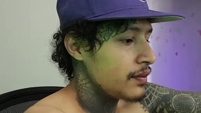 trieone online show from 01/11/26, 03:08