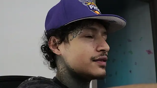 Snapshot of trieone chatting on 11/22/25, 05:06 trieone online show from 11/22/25, 05:06