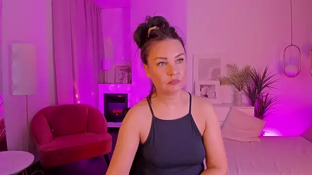 MilenaMellow online show from 12/02/25, 08:54