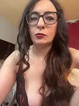 Curvy bigtitts online show from 07/04/26, 05:58