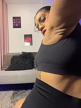 Victoria14  online show from 10/26/25, 11:16