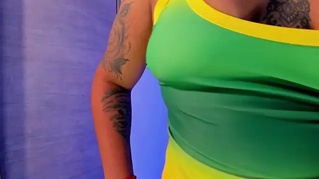 Victoria14  online show from 03/19/25, 11:36