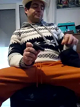 Snapshot of Dharmare@xh chatting on 02/19/25, 04:00 Dharmarexh online show from 02/19/25, 04:00