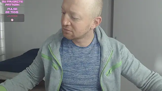 Snapshot of kevintyler69 chatting on 04/11/26, 02:43 kevintyler69 online show from 04/11/26, 02:43