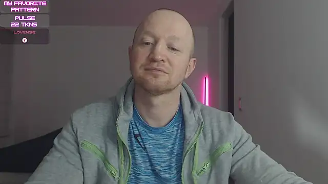 Snapshot of kevintyler69 chatting on 04/16/26, 02:45 kevintyler69 online show from 04/16/26, 02:45