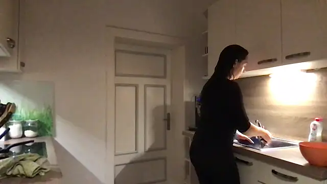 Snapshot of Viola_Beck chatting on 10/17/25, 05:33 Viola Beck online show from 10/17/25, 05:33