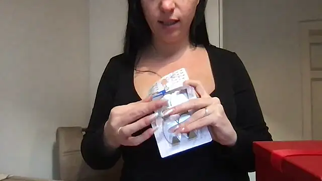 Snapshot of Viola_Beck chatting on 12/05/25, 11:09 Viola Beck online show from 12/05/25, 11:09