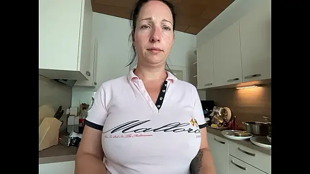 Viola Beck online show from 06/26/26, 08:31