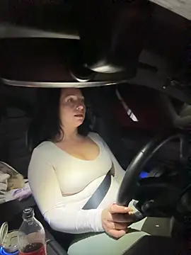 Snapshot of Viola_Beck chatting on 11/18/25, 06:00 Viola Beck online show from 11/18/25, 06:00