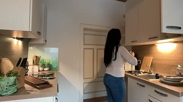 Snapshot of Viola_Beck chatting on 02/11/26, 10:59 Viola Beck online show from 02/11/26, 10:59