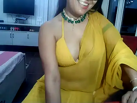 yourradhika online show from 03/05/26, 08:49