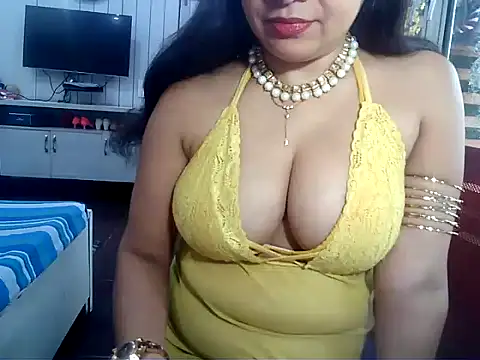 yourradhika online show from 12/04/25, 08:24