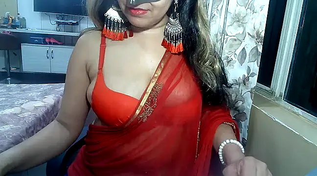 Snapshot of yourradhika chatting on 02/21/25, 06:04 yourradhika online show from 02/21/25, 06:04
