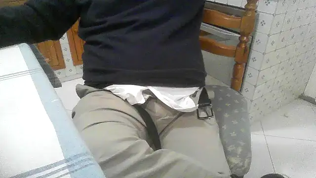 Snapshot of polloiw chatting on 11/13/25, 10:52 polloiw online show from 11/13/25, 10:52