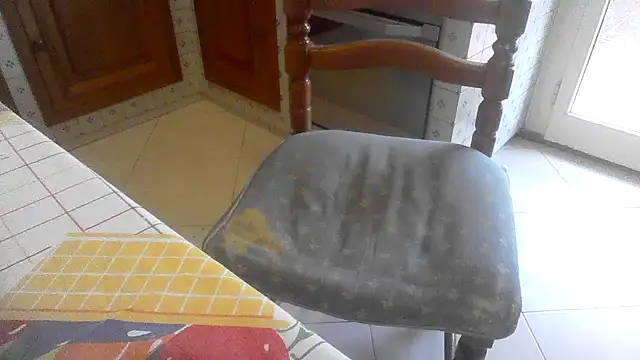 Snapshot of polloiw chatting on 10/31/25, 02:13 polloiw online show from 10/31/25, 02:13