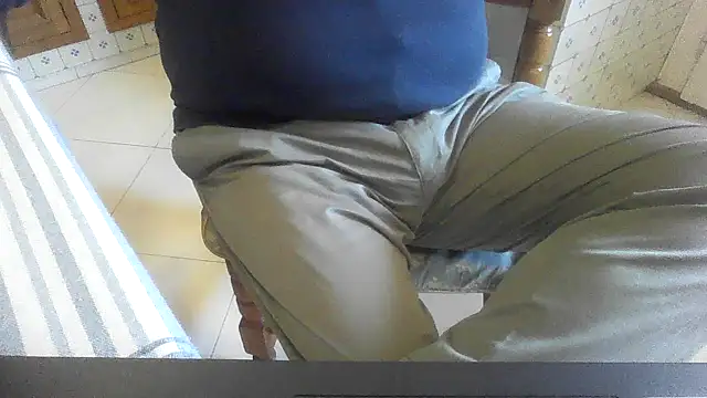 Snapshot of polloiw chatting on 10/25/25, 09:52 polloiw online show from 10/25/25, 09:52