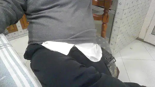 Snapshot of polloiw chatting on 10/17/25, 02:08 polloiw online show from 10/17/25, 02:08