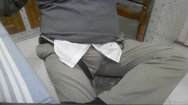 Snapshot of polloiw chatting on 10/21/25, 01:54 polloiw online show from 10/21/25, 01:54