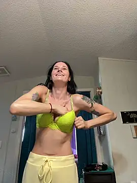 Snapshot of lolabunny9 chatting on 03/19/25, 01:07 lolabunny9 online show from 03/19/25, 01:07