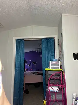 Snapshot of lolabunny9 chatting on 02/19/25, 02:22 lolabunny9 online show from 02/19/25, 02:22