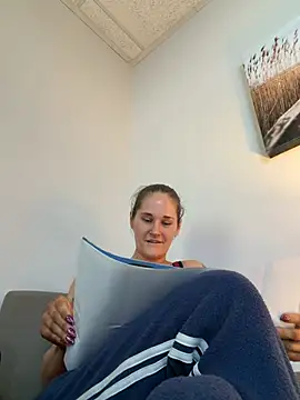 lolabunny9 online show from 02/13/26, 03:45