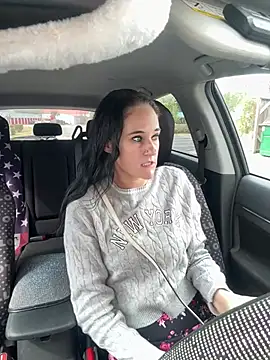 Snapshot of lolabunny9 chatting on 03/09/25, 04:00 lolabunny9 online show from 03/09/25, 04:00