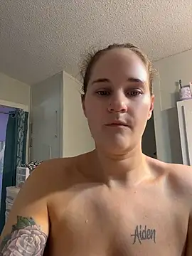 lolabunny9 online show from 05/10/26, 03:03