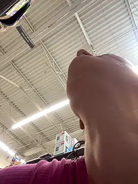 Snapshot of lolabunny9 chatting on 02/26/25, 06:04 lolabunny9 online show from 02/26/25, 06:04