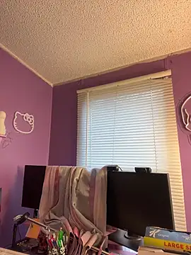 Snapshot of lolabunny9 chatting on 02/08/25, 09:46 lolabunny9 online show from 02/08/25, 09:46