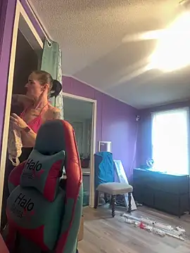 lolabunny9 online show from 12/03/25, 06:07