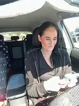 Snapshot of lolabunny9 chatting on 03/11/25, 04:07 lolabunny9 online show from 03/11/25, 04:07