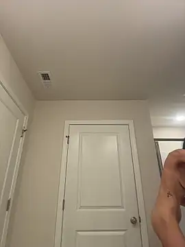 Snapshot of lolabunny9 chatting on 10/24/25, 05:34 lolabunny9 online show from 10/24/25, 05:34