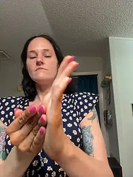 Snapshot of lolabunny9 chatting on 03/21/25, 01:56 lolabunny9 online show from 03/21/25, 01:56