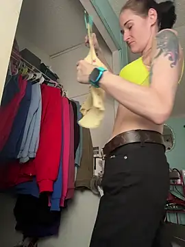 lolabunny9 online show from 12/01/25, 04:52