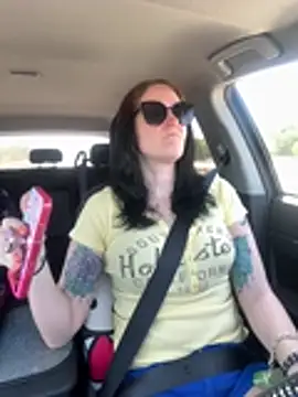 lolabunny9 online show from 04/17/26, 05:05