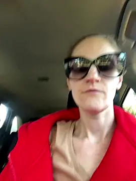 Snapshot of lolabunny9 chatting on 11/16/25, 06:45 lolabunny9 online show from 11/16/25, 06:45