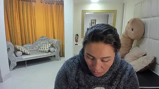 Snapshot of gaby_trent chatting on 02/16/26, 03:32 gaby trent online show from 02/16/26, 03:32