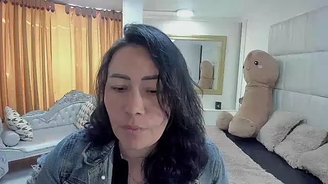 Snapshot of gaby_trent chatting on 02/10/26, 02:49 gaby trent online show from 02/10/26, 02:49