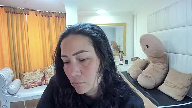 Snapshot of gaby_trent chatting on 09/20/25, 02:55 gaby trent online show from 09/20/25, 02:55