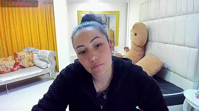 Snapshot of gaby_trent chatting on 03/18/25, 07:33 gaby trent online show from 03/18/25, 07:33