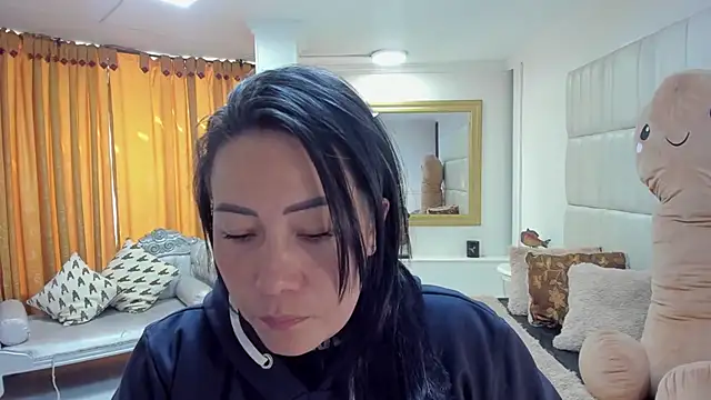 gaby trent online show from 11/29/25, 03:34