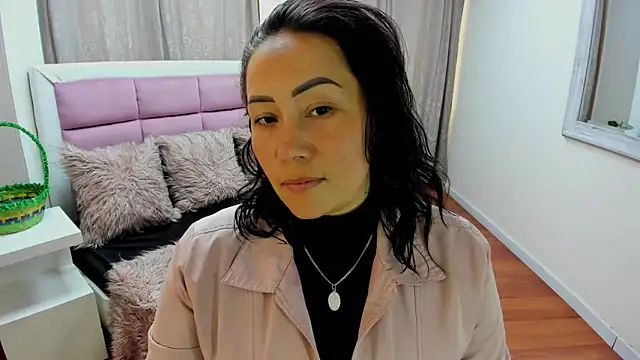 Snapshot of gaby_trent chatting on 05/26/26, 04:49 gaby trent online show from 05/26/26, 04:49