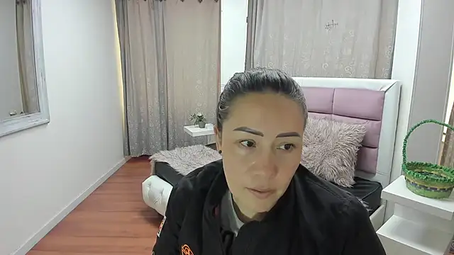 gaby trent online show from 06/18/26, 04:12