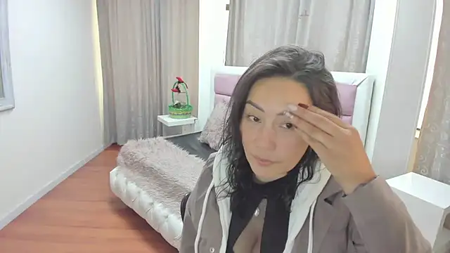 gaby trent online show from 07/18/26, 03:42