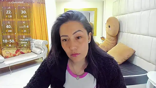 Snapshot of gaby_trent chatting on 03/19/25, 05:17 gaby trent online show from 03/19/25, 05:17