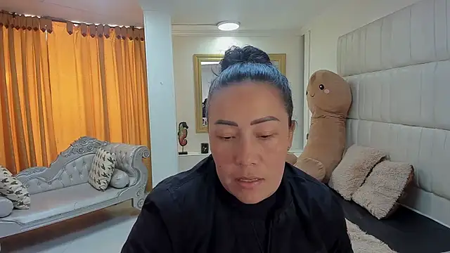 Snapshot of gaby_trent chatting on 02/05/26, 01:07 gaby trent online show from 02/05/26, 01:07