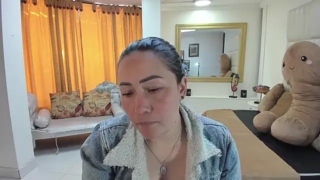 Snapshot of gaby_trent chatting on 09/16/25, 01:56 gaby trent online show from 09/16/25, 01:56